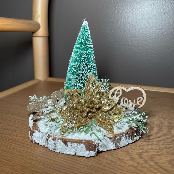 #B19 Handmade Christmas Decor With Gold Sparkly Flower - Picture 1 of 3